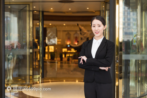 酒店管理中的年輕商務女性接待 現代服務業的專業之道